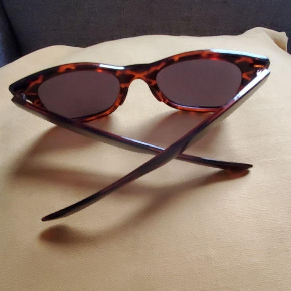 New without tag sunglasses - Picture 3 of 4